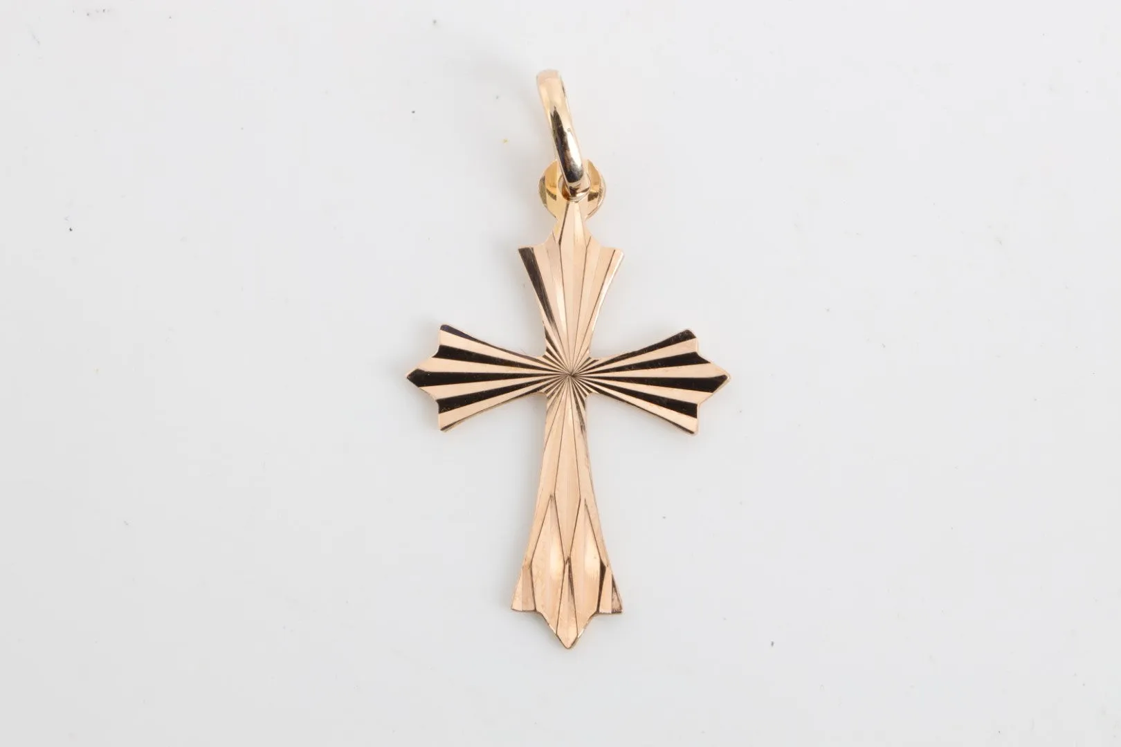 14k Yellow Gold Cross Pendant (1.79g.)