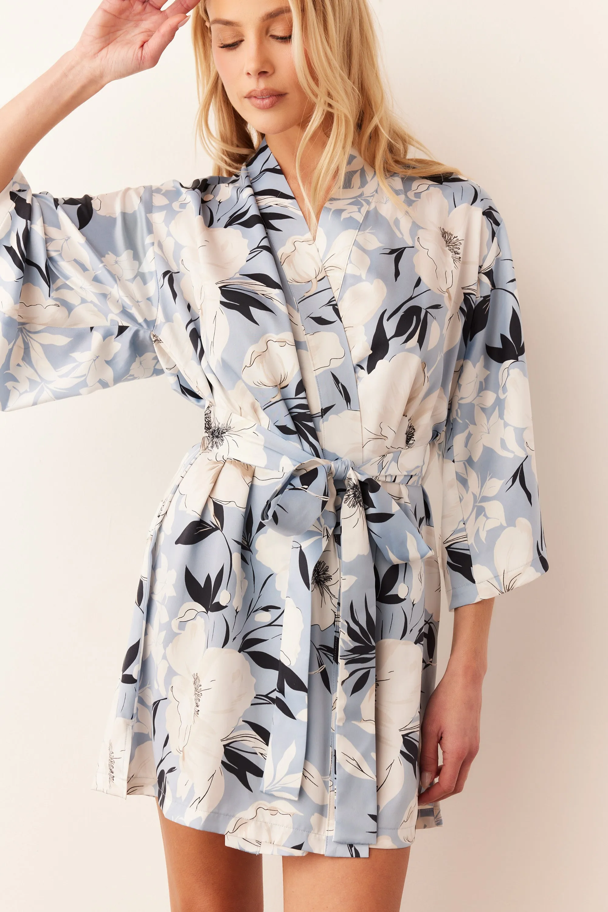 Adriana Short Kimono | Gardenia