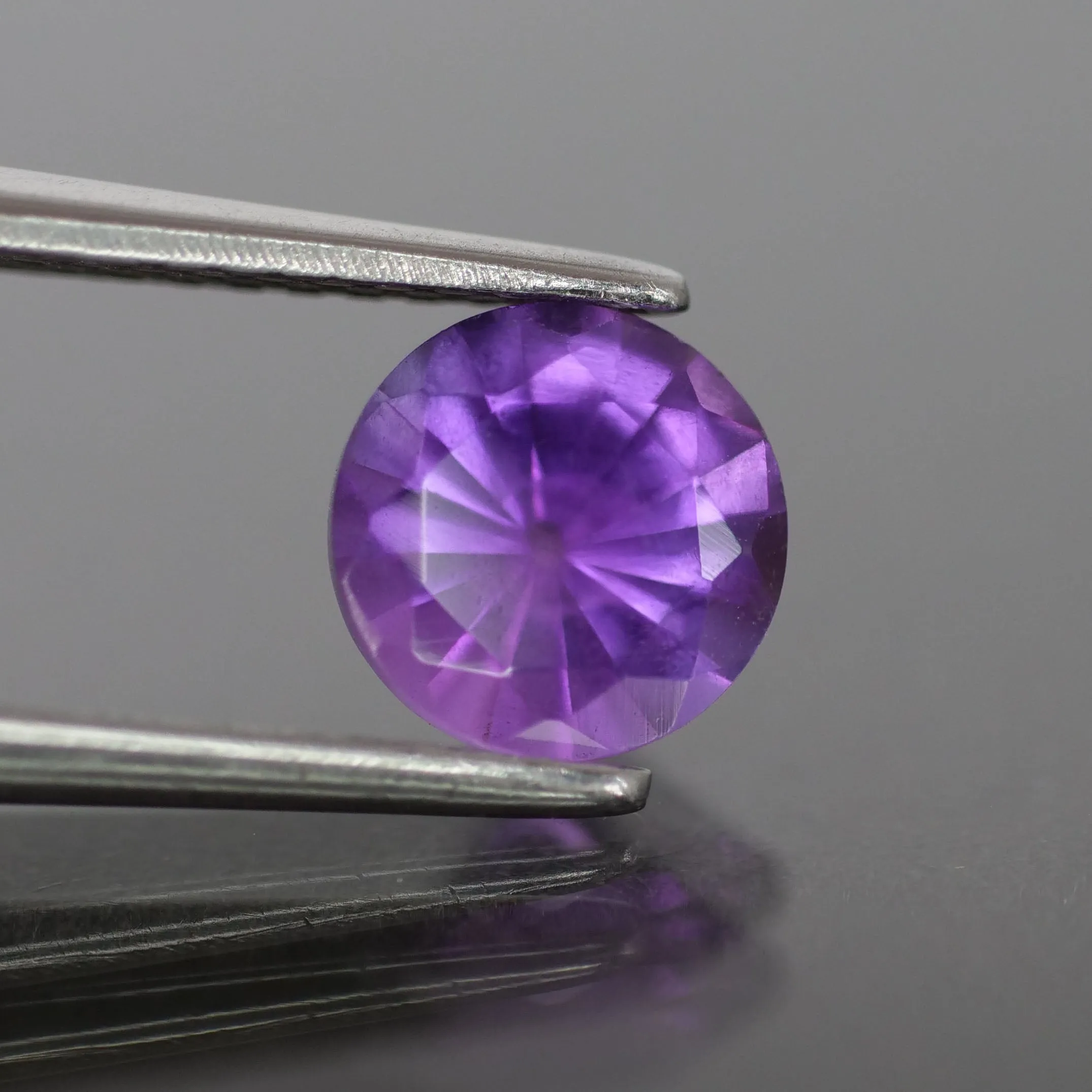 Amethyst | round cut deep purple 5mm, 0.5 ct, VS clarity, Africa