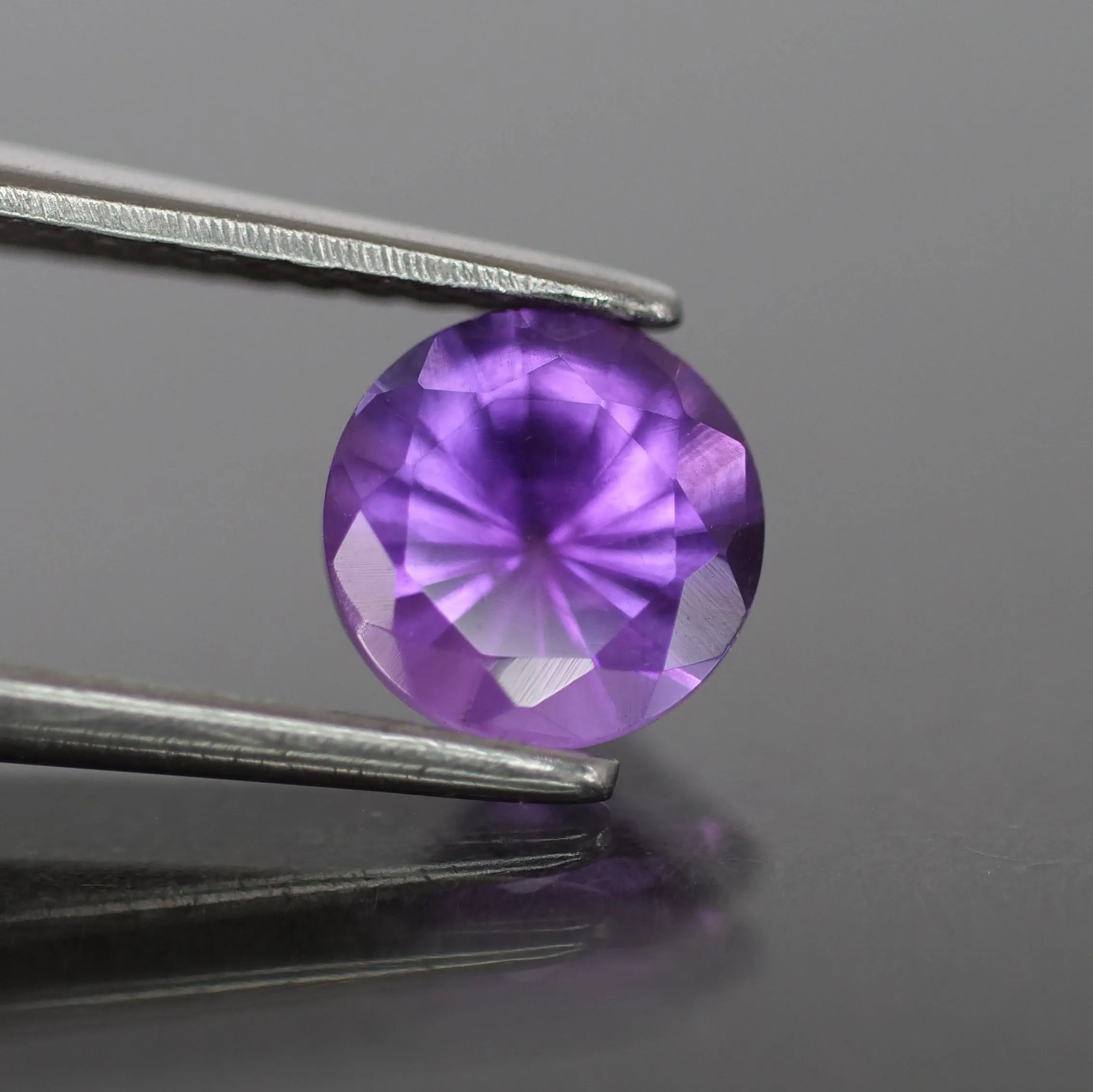 Amethyst | round cut deep purple 5mm, 0.5 ct, VS clarity, Africa