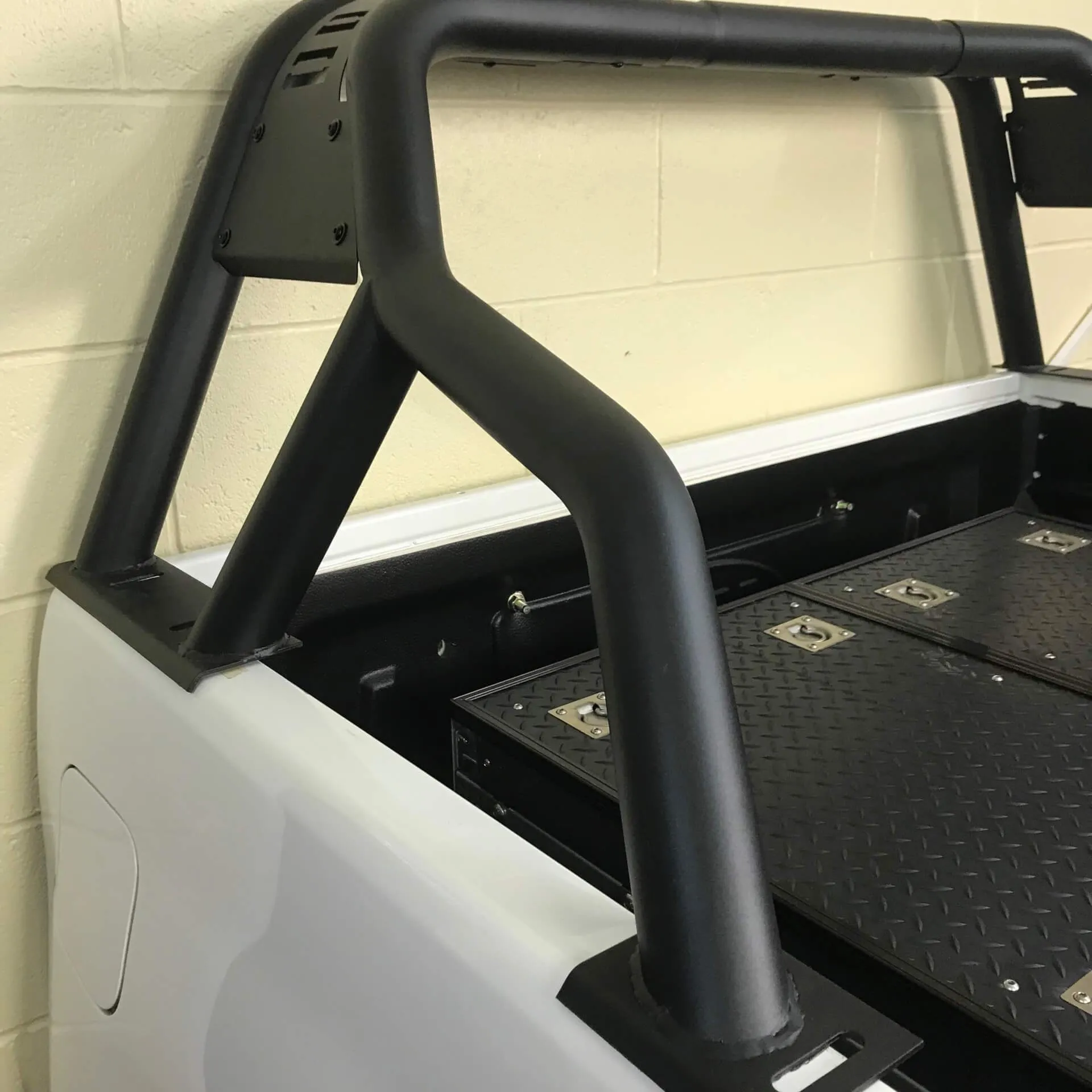 Black SUS201 Short Arm Roll Sports Bar Compatible with the Renault Alaskan