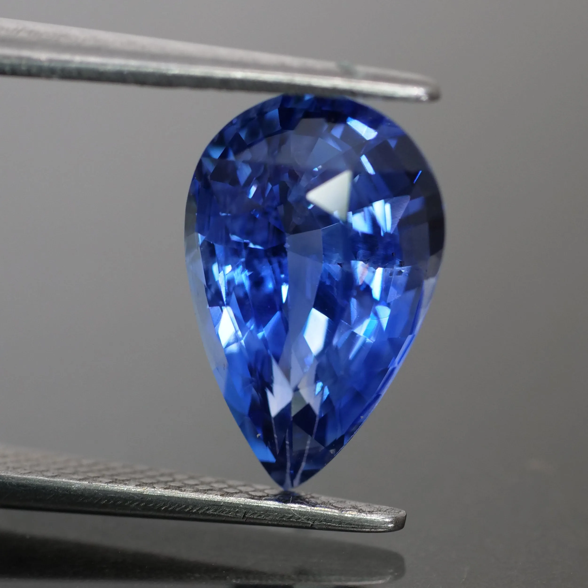 Blue Sapphire | IGI certified | natural, blue, pear cut 12x7.5* mm, SI1, 3.30 ct