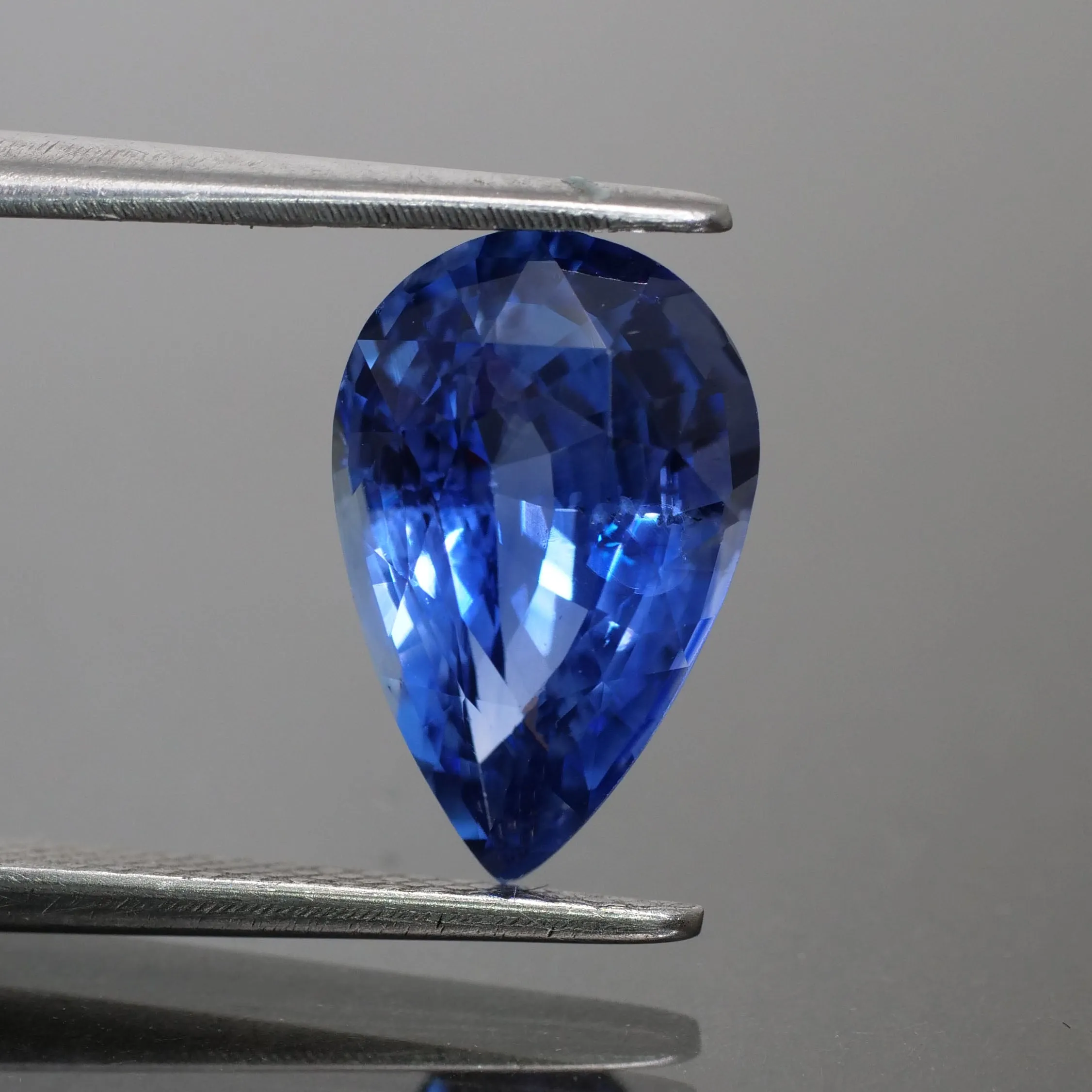 Blue Sapphire | IGI certified | natural, blue, pear cut 12x7.5* mm, SI1, 3.30 ct