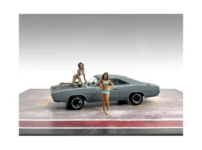 Car Wash Girls Set 1 Dorothy and Barbara 2 Piece Figure for 1/43 Scale Models by American Diorama