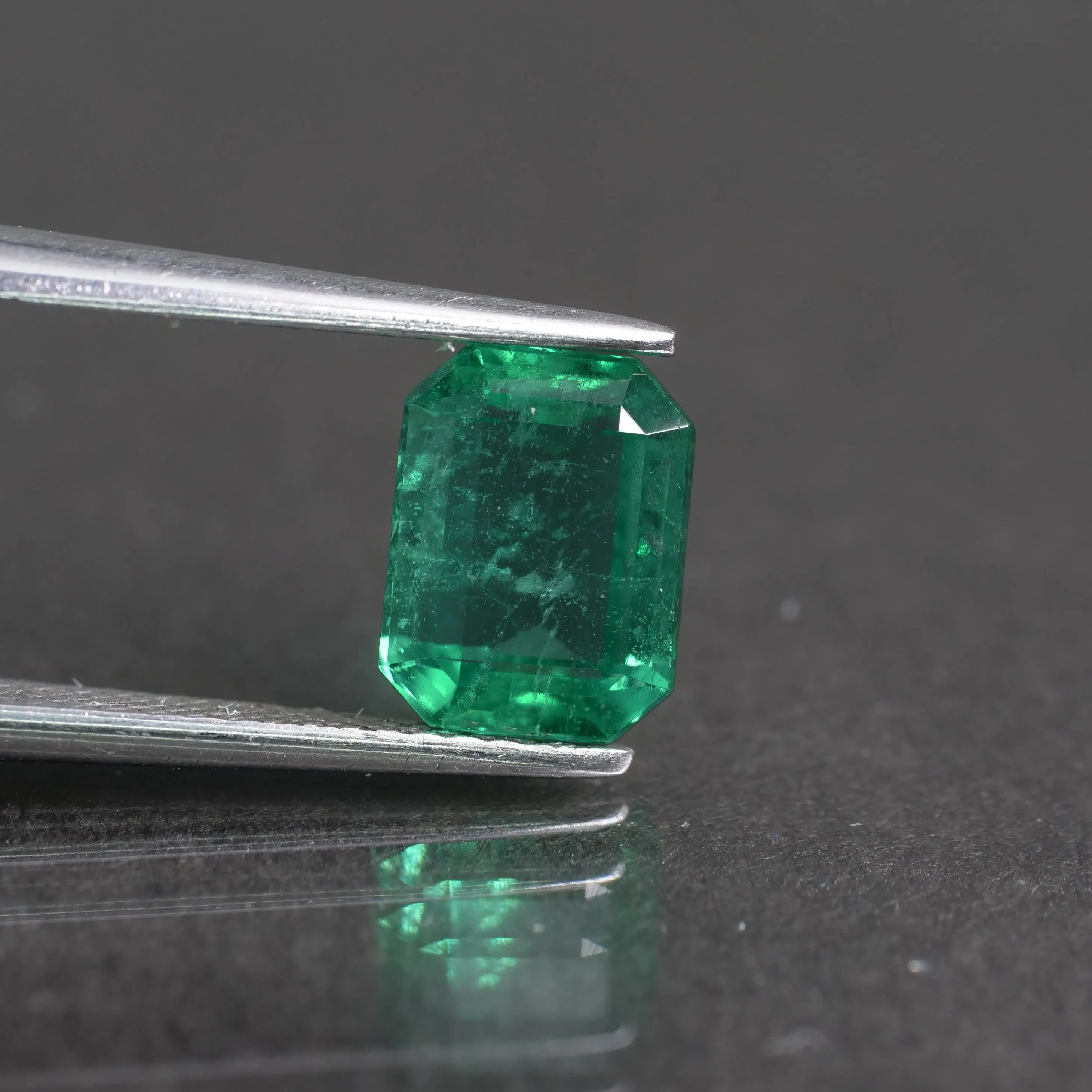 Emerald | IGI certified | natural, octagon cut 8x6mm, AAAA, 1.56ct