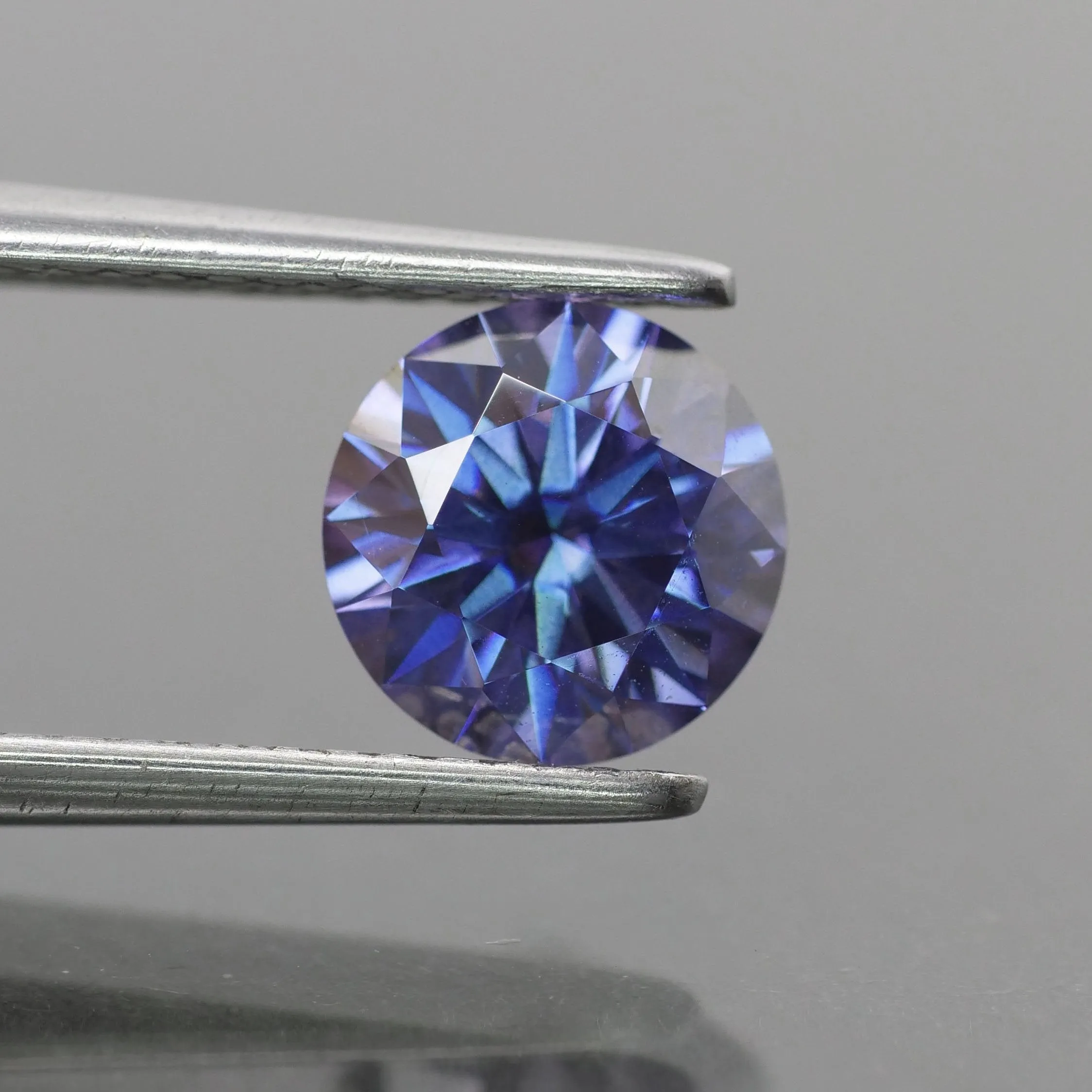 Moissanite blue | round cut 6.5mm, VS, 1 ct