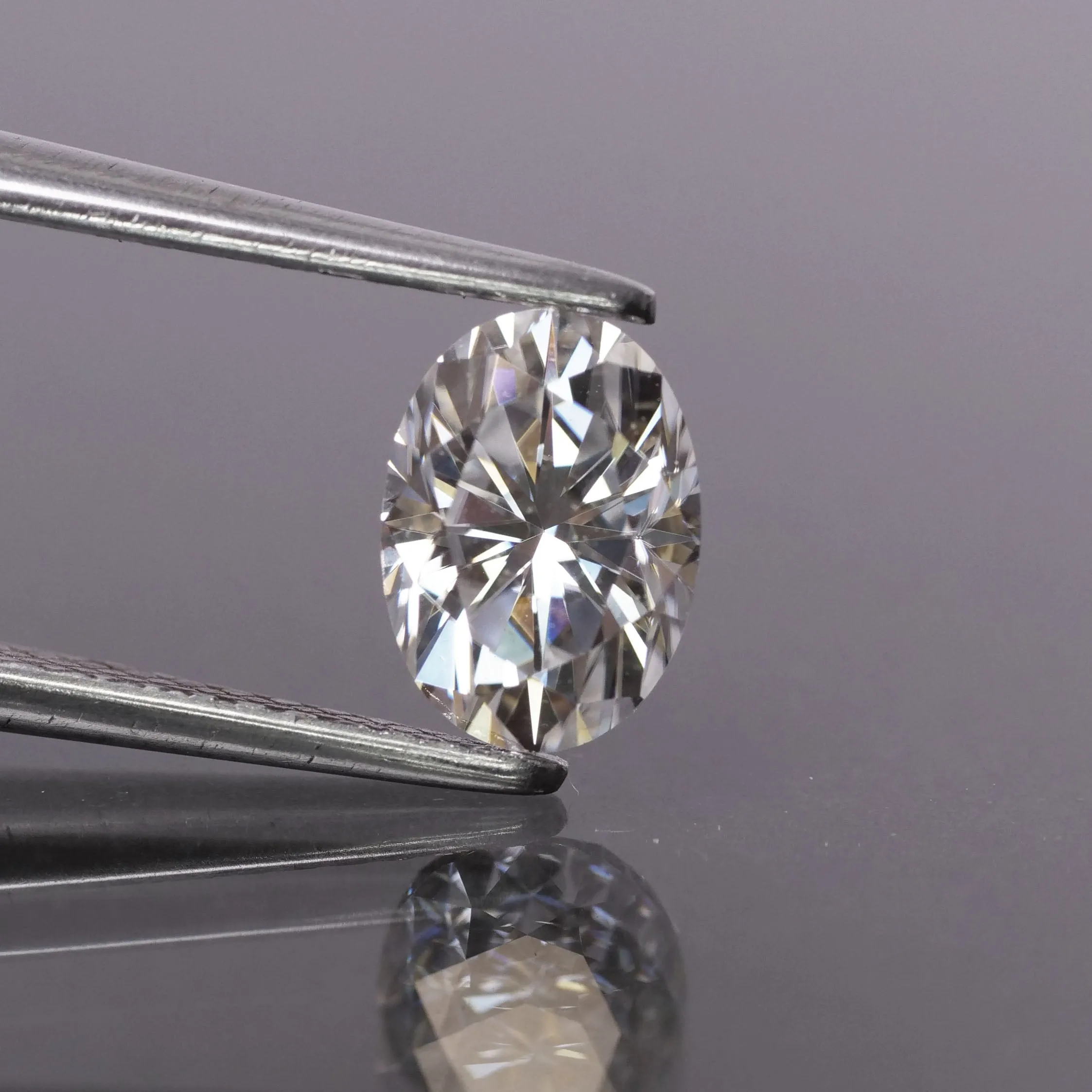 Moissanite | oval cut 7x5 mm, G color, VS, 0.90 ct