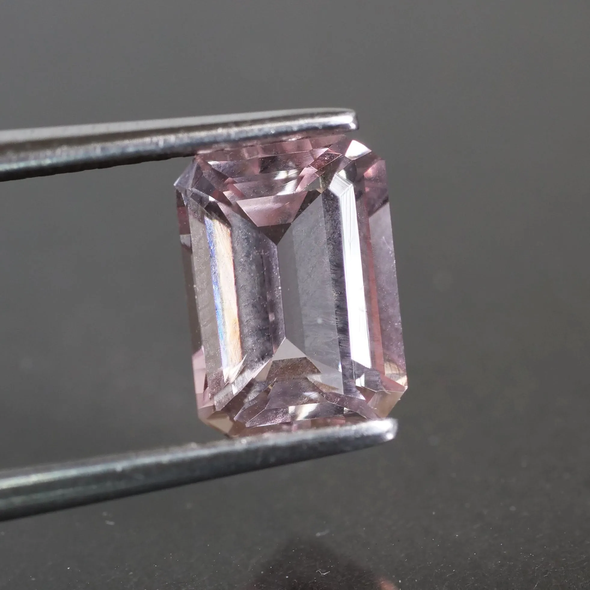 Morganite | natural, pink, octagon cut 8x6mm, VS, 1.35 ct