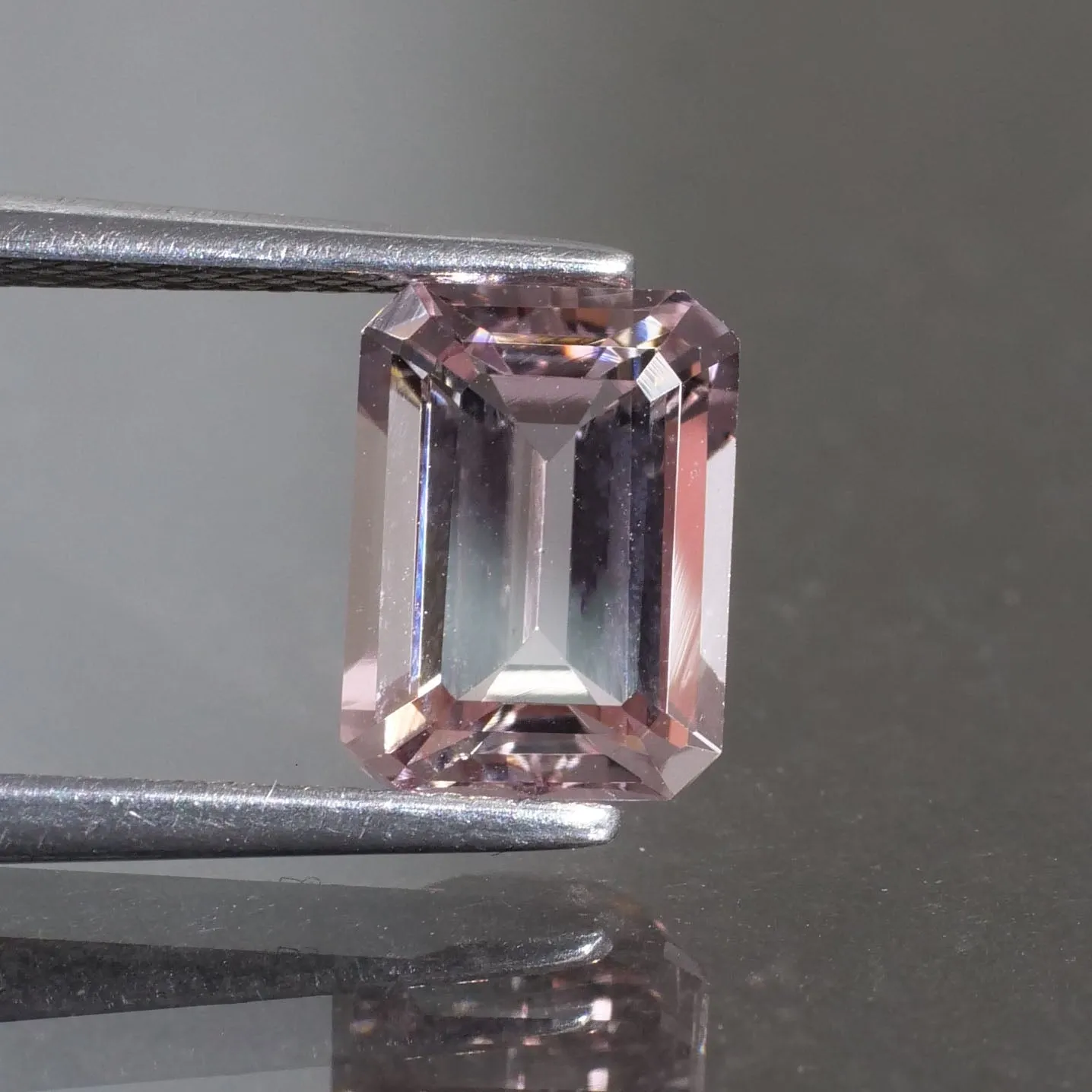 Morganite | natural, pink, octagon cut 8x6mm, VS, 1.35 ct