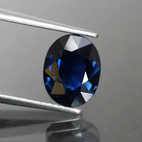 Sapphire | natural, very dark blue, oval cut 9.3x7.3 mm, VS, 2.27ct