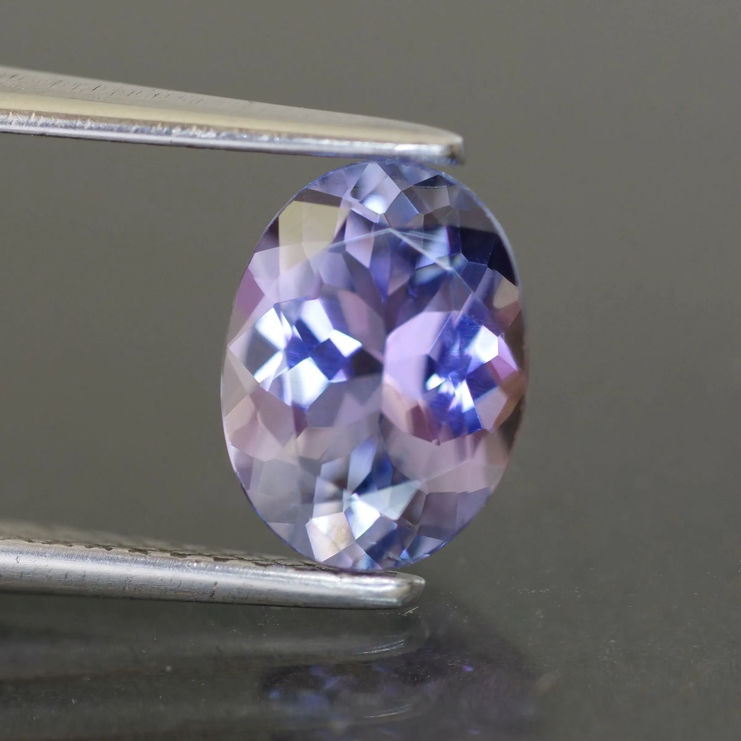 Tanzanite | natural, lavender purplish, oval cut 8x6 mm, 1.35 ct, Tanzania